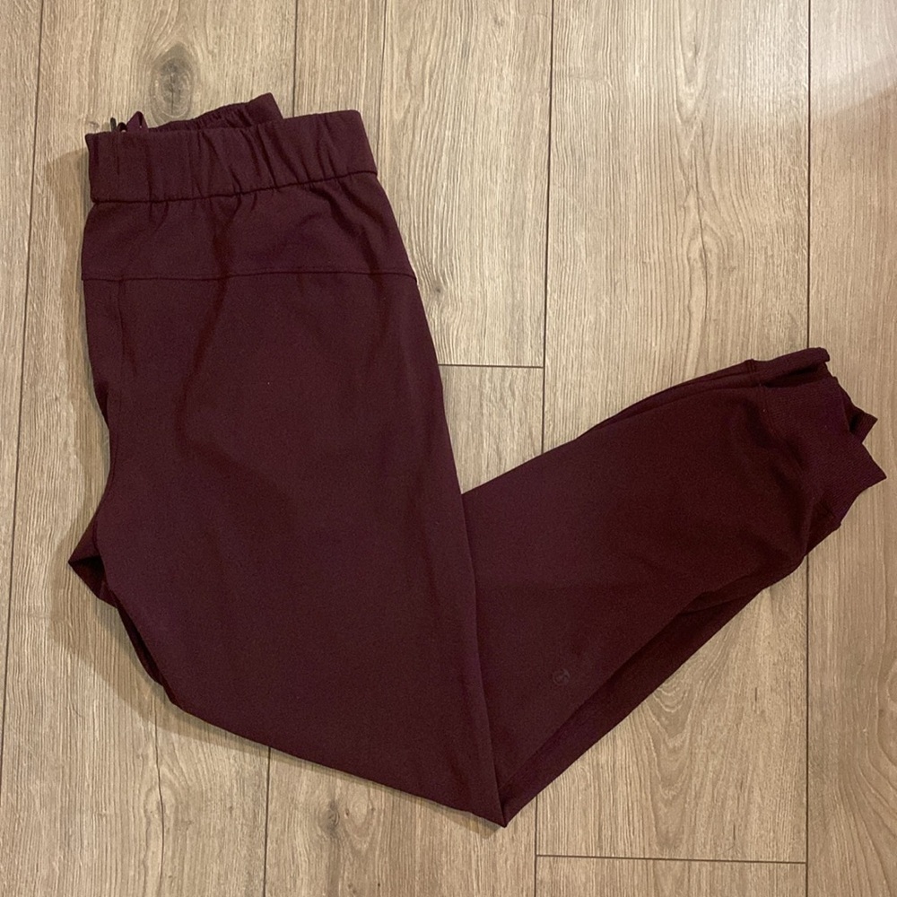 Lululemon On the Fly Jogger | Luxtreme | Garnet Maroon | Women's 4 28" inseam - Picture 6 of 14
